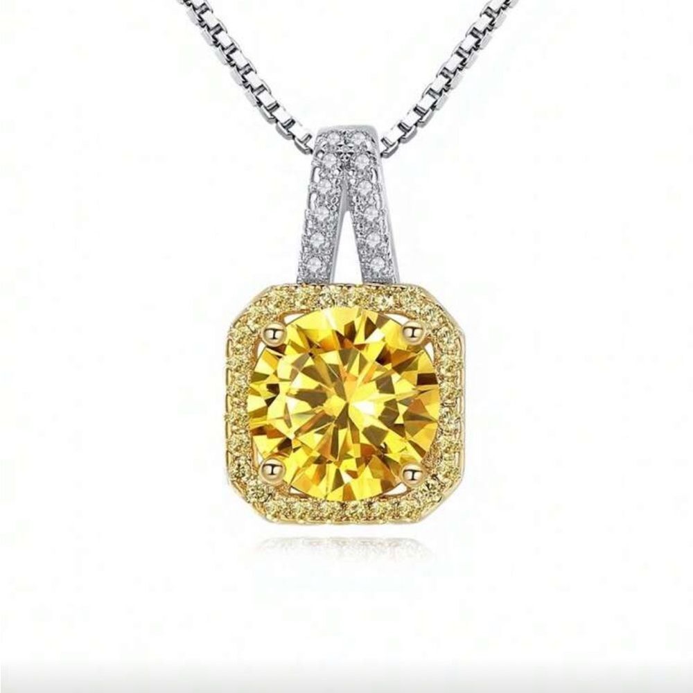 Yellow Diamond necklace Q552